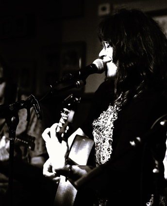 Jennifer Matthews Live